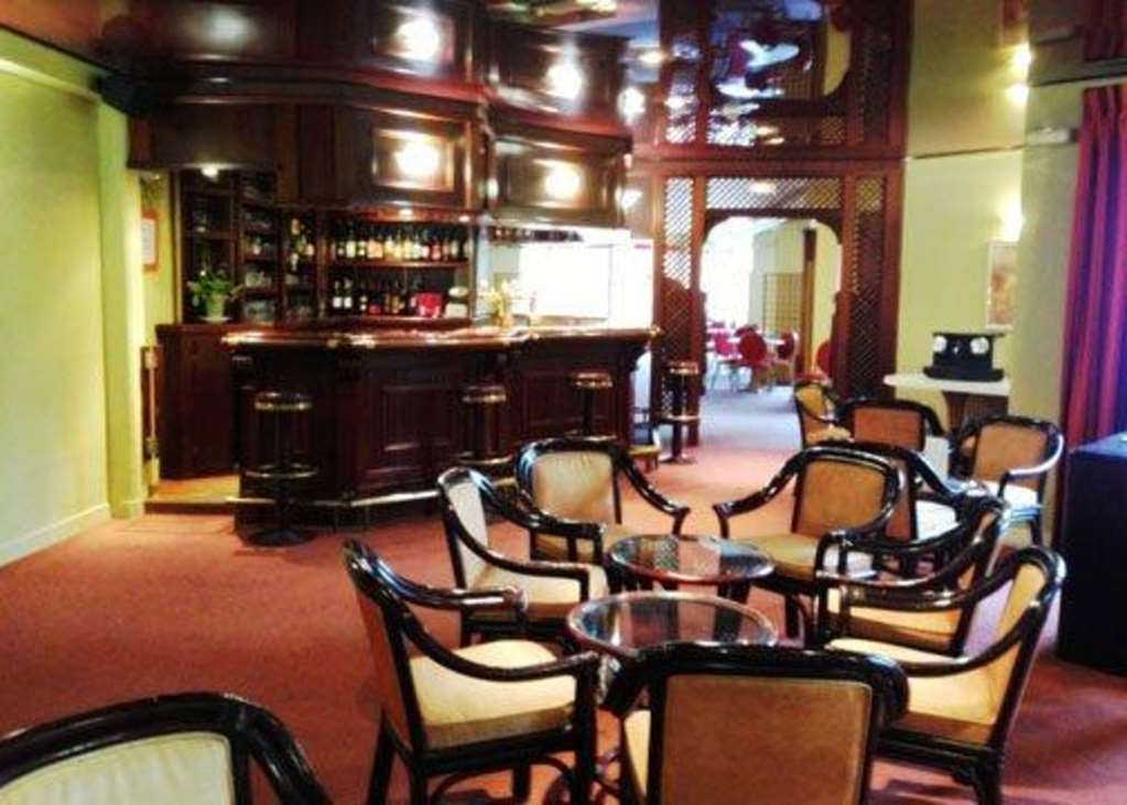 Kyriad Saint Fargeau Ponthierry - Apollonia Restoran foto